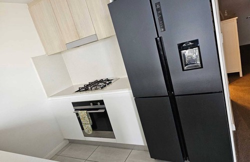 Blacktown Apartment | Spacious 3 bed/2 full bath/2 car space and 5 minutes walk from train station