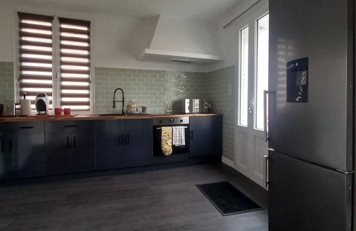 Chateau-Garnier House | Spacious 3-Bed House in Chateau Garnier