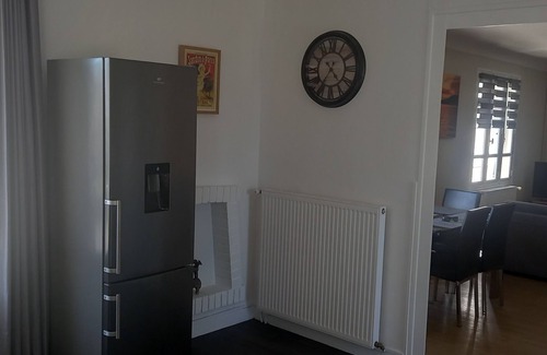 Chateau-Garnier House | Spacious 3-Bed House in Chateau Garnier