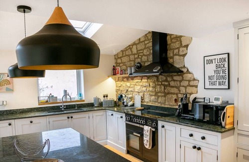 Aynho House | Spacious 3 Bed House with Large Garden in Aynho