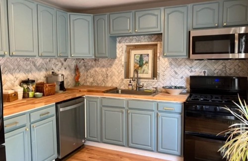 Saratoga Springs House | Spacious 3-bedroom apartment in Saratoga Springs Off Street Parking & Central AC