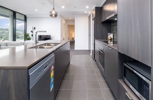 Phillip Apartment | Spacious 3-Bed with Pool, Gym and Secure Parking