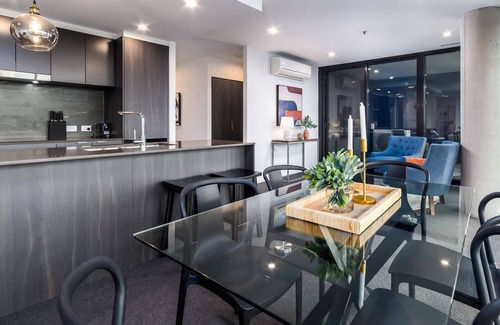 Phillip Apartment | Spacious 3-Bed with Pool, Gym and Secure Parking