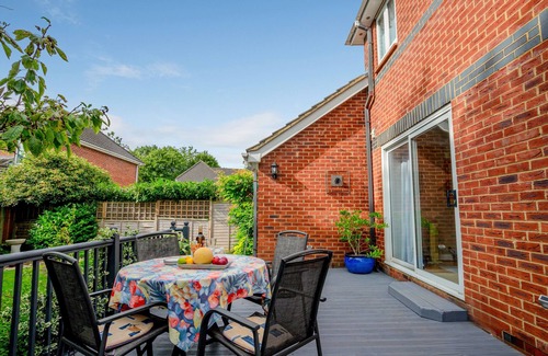 Worcester House | Spacious 3 Bedroom Home with Parking