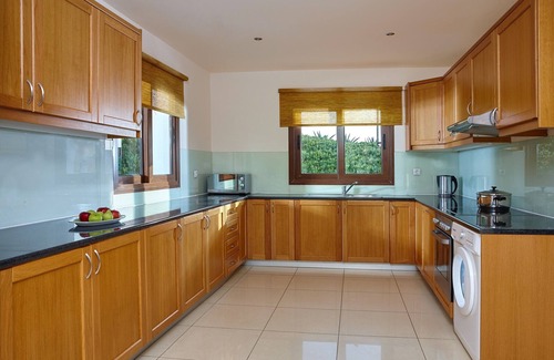 Milatos Villa | Spacious 3-Bedroom Pool Villa with sea and mountain views 47km from Heraklion