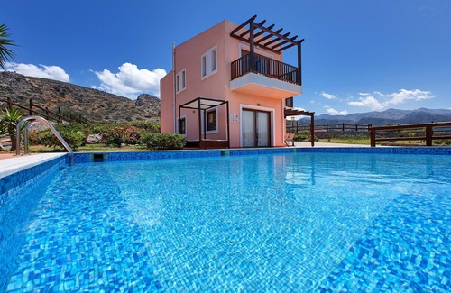Milatos Villa | Spacious 3-Bedroom Pool Villa with sea and mountain views 47km from Heraklion