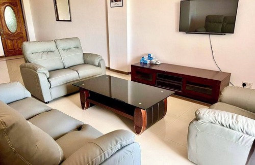Masaki Apartment | Spacious 3-bedroom apartment with AC, WiFi in fantastic Dar es Salaam