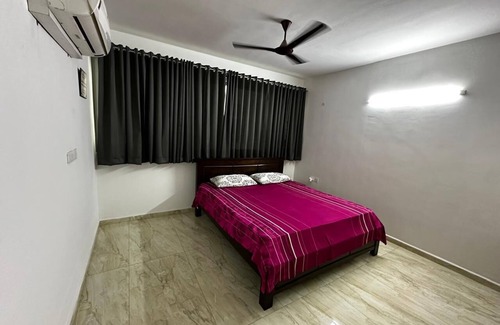 Hyderabad Apartment | Spacious 3-bedroom apartment in enchanting Hyderabad with WiFi, AC
