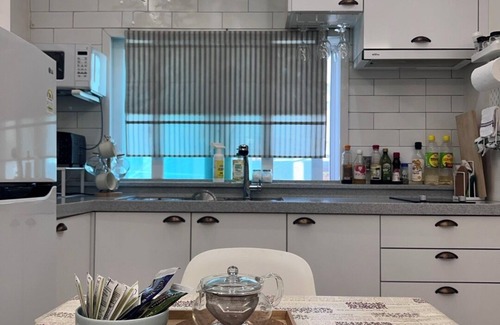 Yeonnam-dong Apartment | Spacious 3-bedroom apartment in the heart of Hongdae, Seoul, 7min. from metro