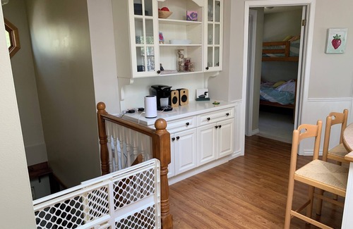 Frontenac Cottage | Spacious 3-bedroom cottage on beautiful Desert Lake with WiFi, AC