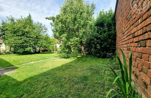 Cambrai Apartment | Spacious 3-Bedroom Cottage with Garden & Garage near Cambrai Center