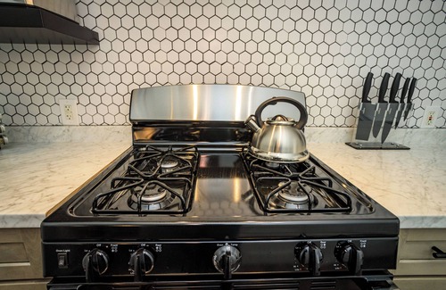 Southside Apartment | Spacious 3-bedroom Duplex w/King Bed Moments From Higher Onondaga Park