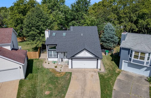 O'Fallon House | Spacious, 3 bedroom home, finished basement on quiet court