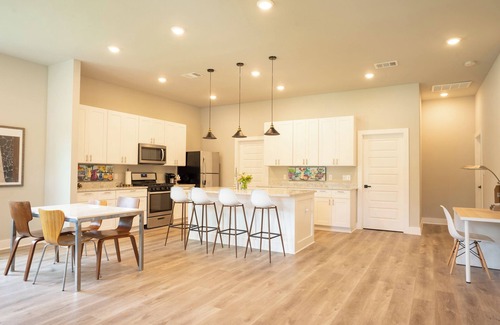 Kyle House | Spacious 3-Bedroom Home with Comfort & Convenience - Family Friendly