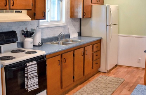 Fairlawn House | Spacious 3 Bedroom / Near VT and Radford / Private Yard