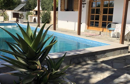 Roumeli Villa | Spacious 3 bedroom Villa with private pool, patio and roof terrace.
