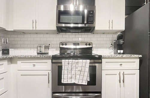 Seffner Community Alliance Apartment | Spacious 3 BR with Bonus Den, Gated Community