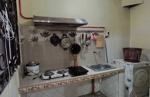 Poblacion District House | Spacious 3-Floor, 6-Bedroom House w/WIFI, AC, KTV, SWIMMING POOL, 30+PAX