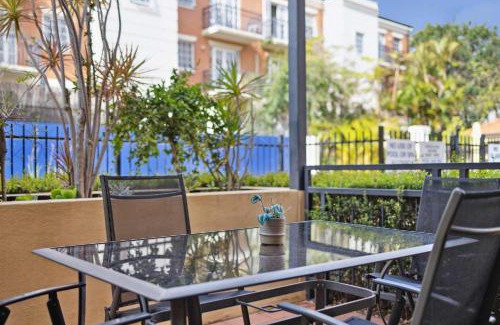 Northbridge House | Spacious 3-Level Townhouse with Pool in Northbridge