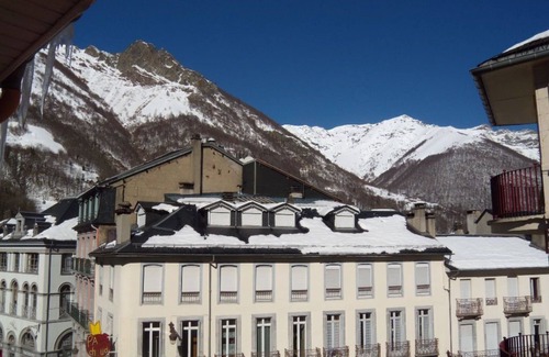 Cauterets Apartment | Spacious 3-room apartment in the center of the village