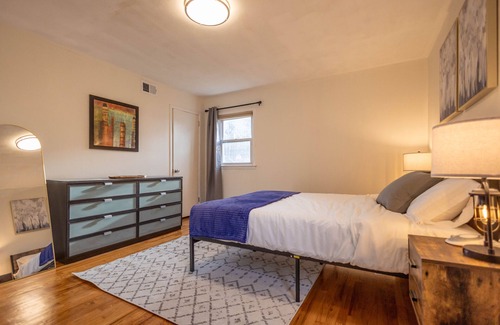 South Orange House | Spacious 3b/2ba Near Train, Pets, Laundry, Parking