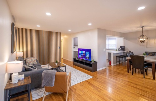 South Orange House | Spacious 3b/2ba Near Train, Pets, Laundry, Parking