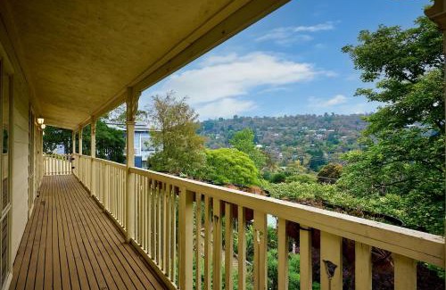 Upper Ferntree Gully House | Spacious 3BR Family Haven in Upper Ferntree Gully