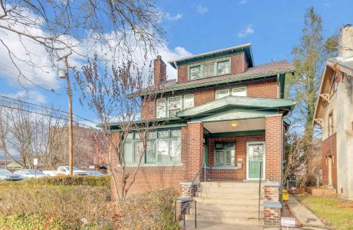 Wilkinsburg House | Spacious 3BR Home near Downtown, Oakland & East Liberty! Max 15 nights