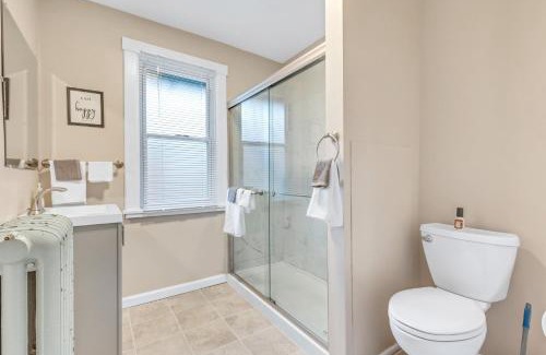 Wilkinsburg House | Spacious 3BR Home near Downtown, Oakland & East Liberty! Max 15 nights