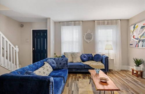 Gayborhood Apartment | Spacious 3br In Center City