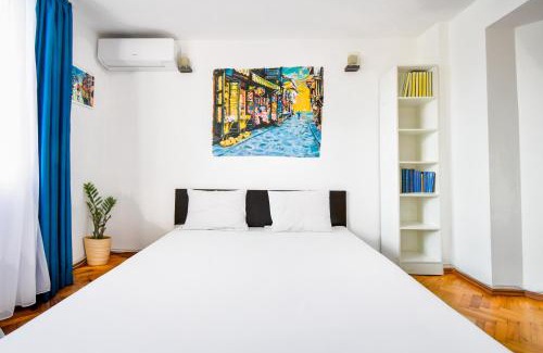 Sofia City Center House | Spacious 3br In The Center - Kitchen Smart Tv's