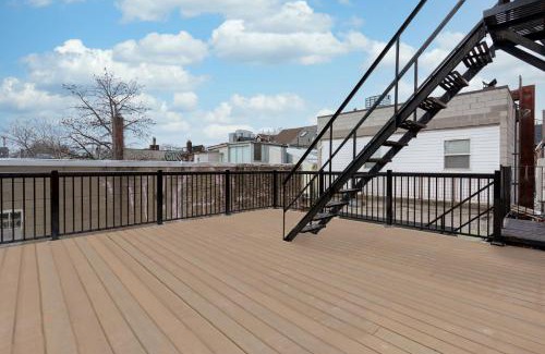 Grange Park Hotel | Spacious 3BR Suite for 10 w Patio Heart of Toronto