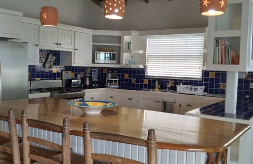 Charlotte House | Spacious 3BR Villa, Stunning Caribbean Sea View & 10 mins from the beach!