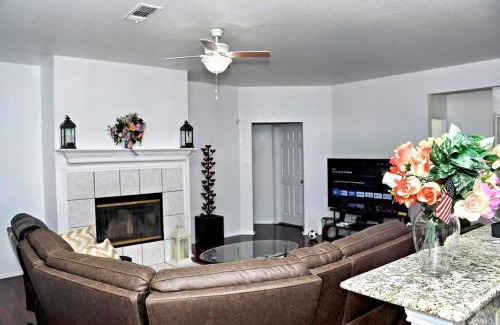 Southeast Arlington House | Spacious 4-bedroom house with AC, Wi-Fi superb in the Heart of Arlington, TX!