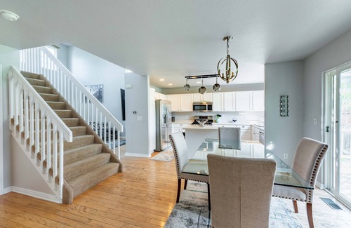 Denver House | Spacious 4 bedroom 3.5 bathrooms