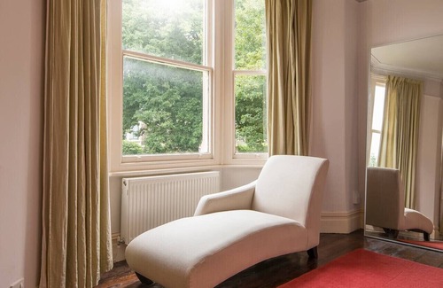 Pontcanna House | Spacious 4 Bedroom Character Home in Pontcanna!