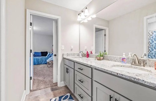McDonough Other | Spacious 4-bedroom farmhouse minutes from Covington Square, with AC, WiFi