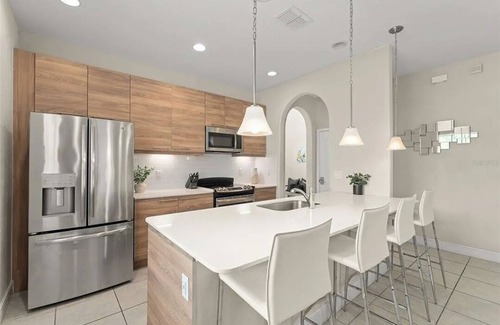 Haines City House | Spacious 4-bedroom house with WiFi, private pool, in the beautiful Haines City