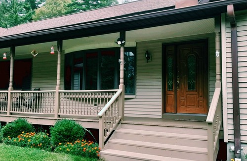 Glen Spey House | Spacious 4 bedroom house with a private pool in a quiet area