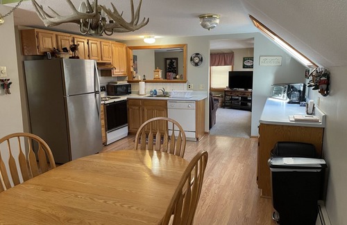 Bridgton House | Spacious 4 Bedroom Home ~ Moose Pond/Pleasant Mountain. Kids Love It Here!