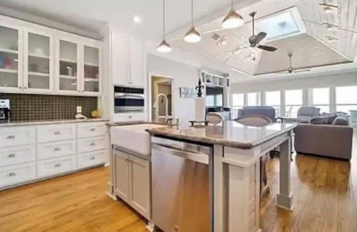Cameron Parish House | Spacious 4-bedroom home on quiet Gulf Coast beach