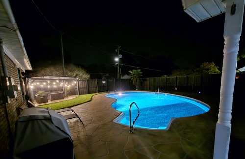 Lumpkin House | Spacious 4-bedroom house in charming Lumpkin with Heat/AC, WiFi, swimming pool