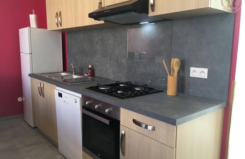 Aniche Cottage | Spacious 4-Bedroom House with Private Terrace, Near Douai, Wi-Fi, Parking
