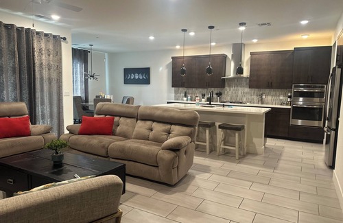 Lodi House | Spacious 4-bedroom house in superb Lodi with AC, WiFi