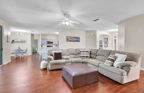 Foley House | Spacious 4 bedroom house by OWA & Tanger Outlets, 15 mins from Beaches
