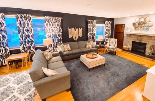 Wendel House | Spacious 4-bedroom house right off turnpike