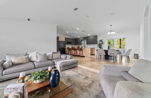 The Hammocks House | Spacious 4-bedroom house with heated pool in amazing Miami/game room