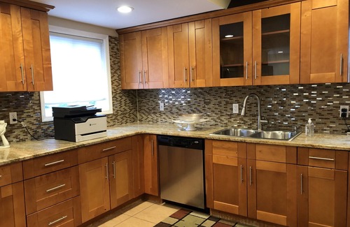 Forest Hills Gardens House | Spacious 4 Bedroom House with Parking, near local hospitals and stadiums