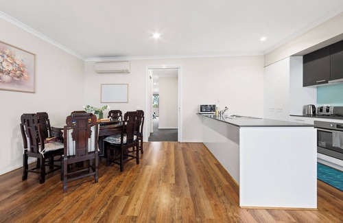 Sanctuary Lakes House | Spacious 4-bedroom townhome with WiFi and AC in wonderful Point Cook