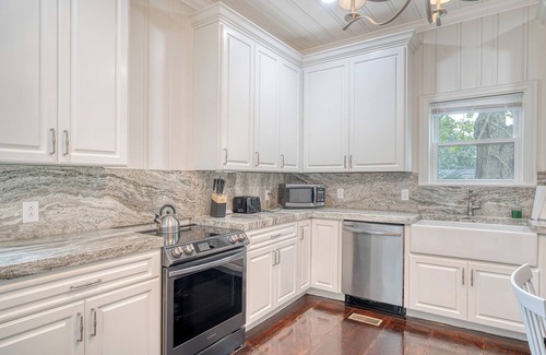 Branchville House | Spacious 4-bedroom house in charming Branchville with AC, WiFi